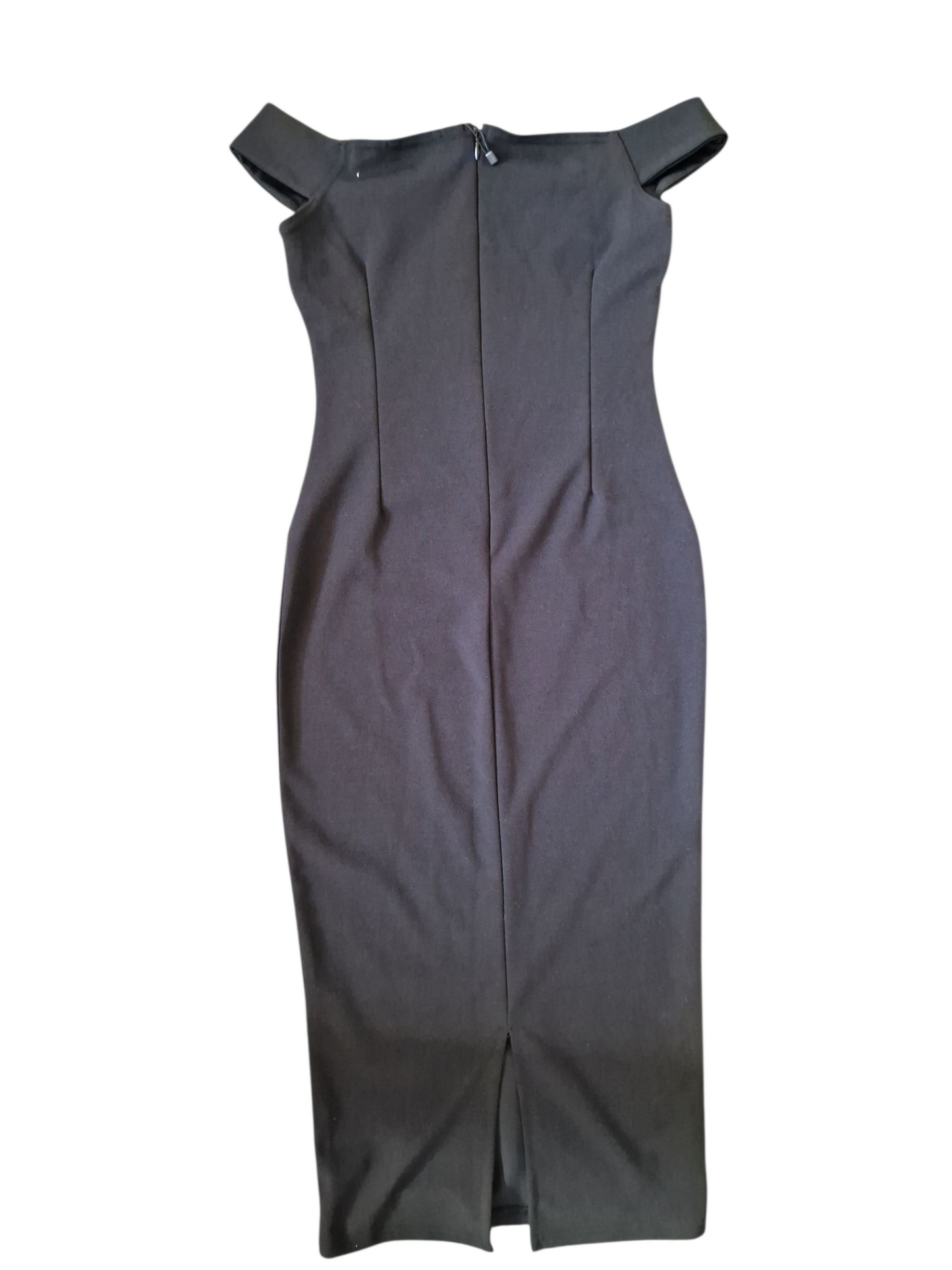 Robe noire épaules dénudées, coupe crayon